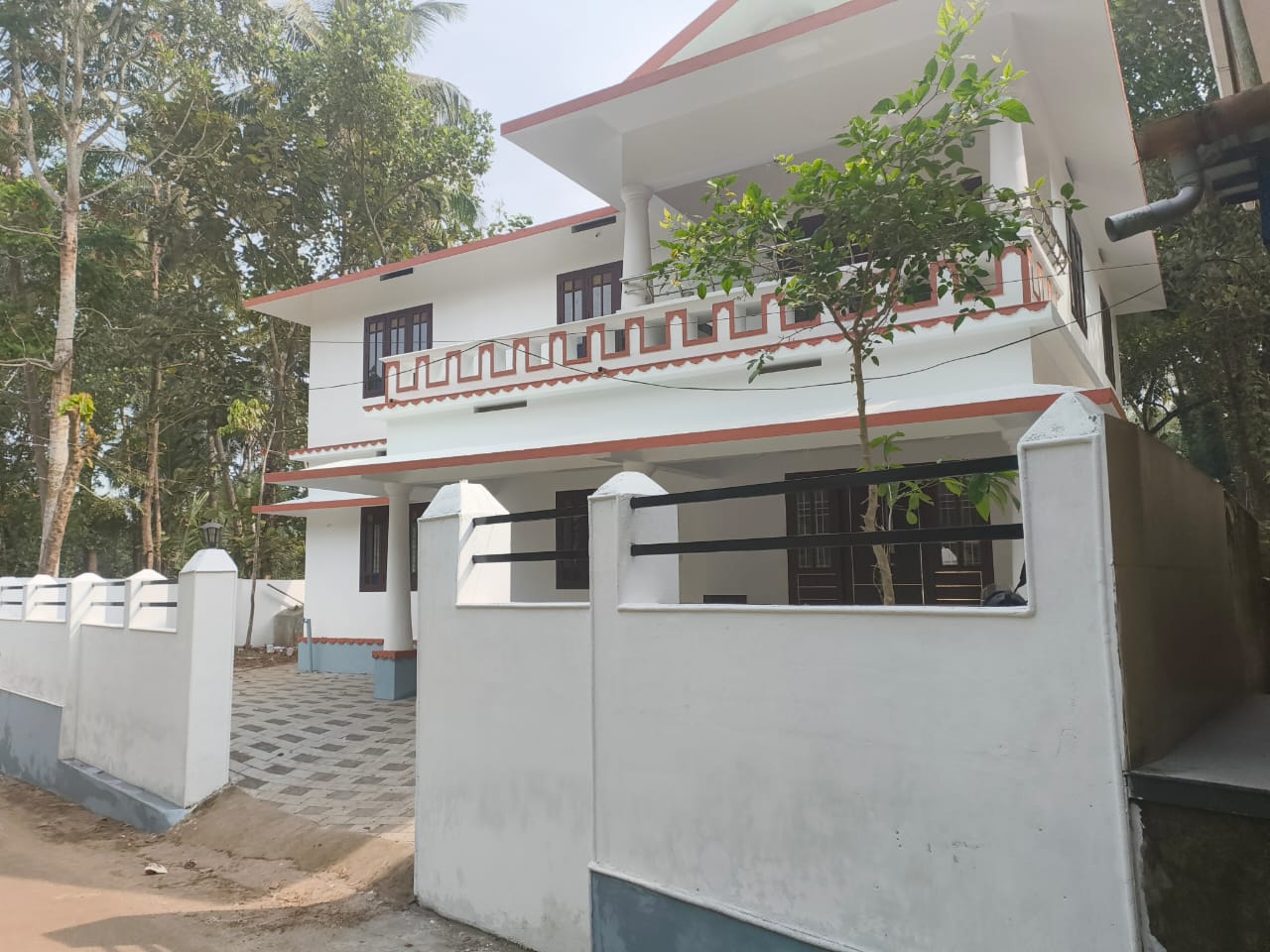 കോഴിക്കോട് ചെത്തുകടവിൽ വീട് വില്പനക്ക് 